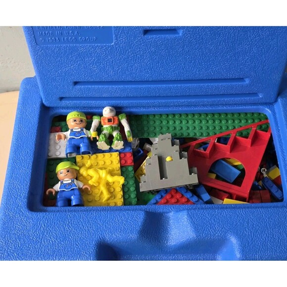 Vintage 1983 Blue LEGO Hard Plastic Carrying Case/Storage Box Blue LEGOS! - Picture 6 of 12